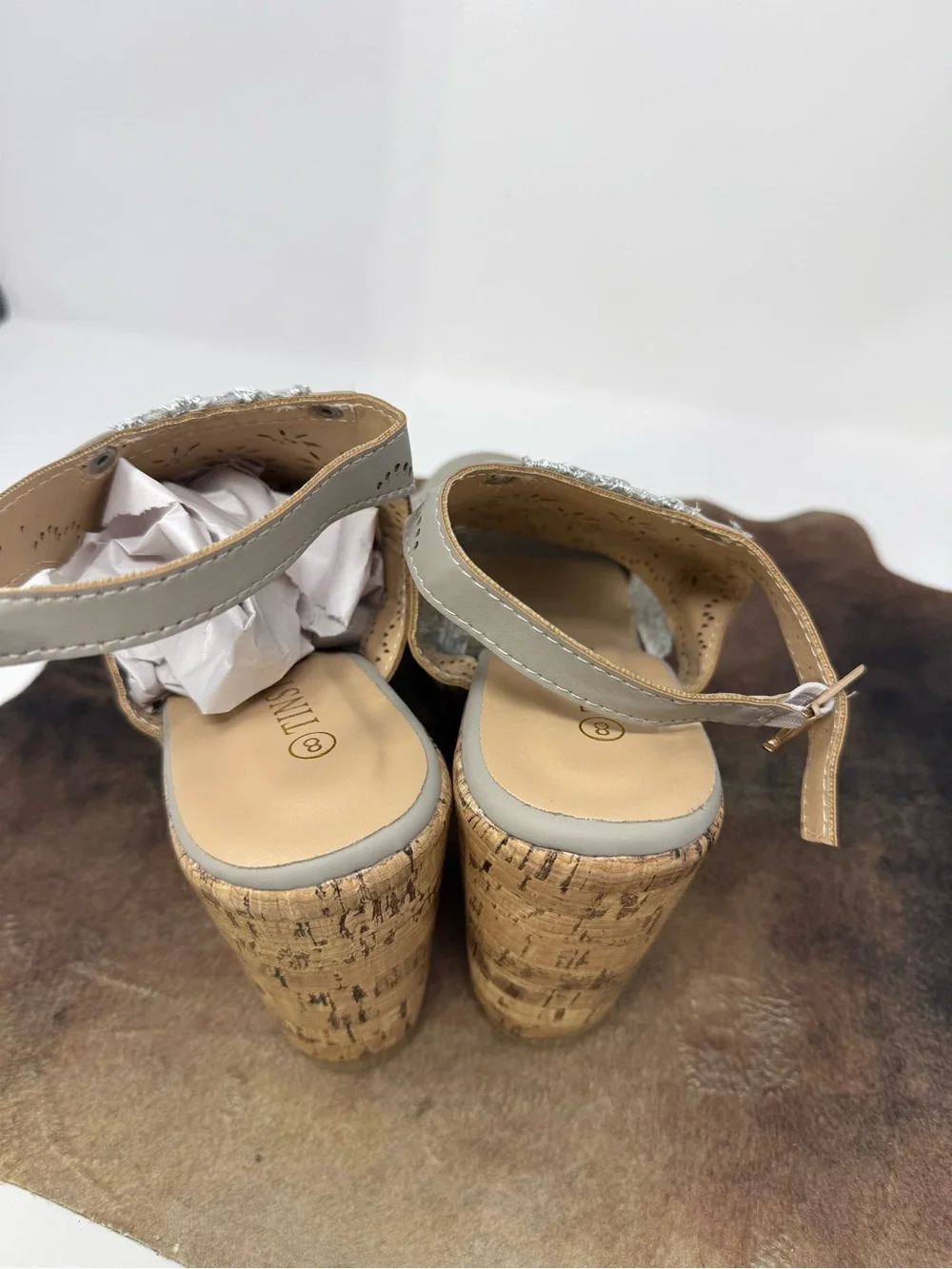NWT Lace-Accented Cork Wedge Sandals in Light Gray Sz 8 (PKUBIH)